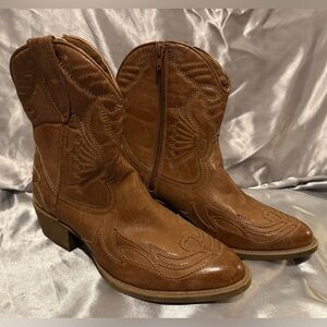 Coconut by Matisse Trigger Boots Size 9